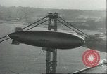 Image Câbles pour Golden Gate Bridge San Francisco California USA, 1935, de la seconde 60 séquences d'archives historiques vidéo 65675060564