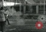 Image aveugles le sénateur Thomas D Schall tirant un pistolet Berwyn Heights Maryland USA, 1935, de la seconde 7 séquences d'archives historiques vidéo 65675060566