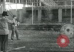 Image aveugles le sénateur Thomas D Schall tirant un pistolet Berwyn Heights Maryland USA, 1935, de la seconde 11 séquences d'archives historiques vidéo 65675060566