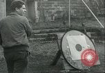 Image aveugles le sénateur Thomas D Schall tirant un pistolet Berwyn Heights Maryland USA, 1935, de la seconde 12 séquences d'archives historiques vidéo 65675060566