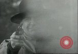 Image aveugles le sénateur Thomas D Schall tirant un pistolet Berwyn Heights Maryland USA, 1935, de la seconde 15 séquences d'archives historiques vidéo 65675060566