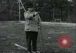 Image aveugles le sénateur Thomas D Schall tirant un pistolet Berwyn Heights Maryland USA, 1935, de la seconde 22 séquences d'archives historiques vidéo 65675060566