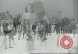 Image ice-parsemé de l'eau Chicago Illinois USA, 1935, de la seconde 4 séquences d'archives historiques vidéo 65675060567
