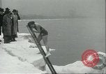 Image ice-parsemé de l'eau Chicago Illinois USA, 1935, de la seconde 11 séquences d'archives historiques vidéo 65675060567