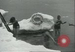 Image ice-parsemé de l'eau Chicago Illinois USA, 1935, de la seconde 15 séquences d'archives historiques vidéo 65675060567