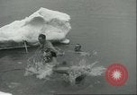 Image ice-parsemé de l'eau Chicago Illinois USA, 1935, de la seconde 29 séquences d'archives historiques vidéo 65675060567
