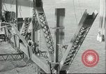 Immagine di Span del Golden Gate Bridge San Francisco California USA, 1936, secondo 33 filmato di repertorio 65675060573