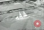 Immagine di Span del Golden Gate Bridge San Francisco California USA, 1936, secondo 44 filmato di repertorio 65675060573