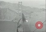 Immagine di Span del Golden Gate Bridge San Francisco California USA, 1936, secondo 52 filmato di repertorio 65675060573