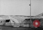 Standbild Arnstadt Konzentrationslager Espenfeld in der Nähe von Arnstadt Deutschland, 1945, aus Sekunde 30 historischem Filmmaterial Videoclip 65675060579