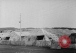 Standbild Arnstadt Konzentrationslager Espenfeld in der Nähe von Arnstadt Deutschland, 1945, aus Sekunde 32 historischem Filmmaterial Videoclip 65675060579