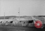 Standbild Arnstadt Konzentrationslager Espenfeld in der Nähe von Arnstadt Deutschland, 1945, aus Sekunde 33 historischem Filmmaterial Videoclip 65675060579