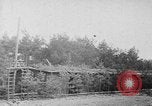 Standbild Arnstadt Konzentrationslager Espenfeld in der Nähe von Arnstadt Deutschland, 1945, aus Sekunde 36 historischem Filmmaterial Videoclip 65675060579
