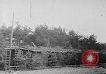 Standbild Arnstadt Konzentrationslager Espenfeld in der Nähe von Arnstadt Deutschland, 1945, aus Sekunde 37 historischem Filmmaterial Videoclip 65675060579
