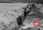 Standbild Arnstadt Konzentrationslager Espenfeld in der Nähe von Arnstadt Deutschland, 1945, aus Sekunde 44 historischem Filmmaterial Videoclip 65675060579