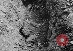 Standbild Arnstadt Konzentrationslager Espenfeld in der Nähe von Arnstadt Deutschland, 1945, aus Sekunde 52 historischem Filmmaterial Videoclip 65675060579