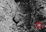 Standbild Arnstadt Konzentrationslager Espenfeld in der Nähe von Arnstadt Deutschland, 1945, aus Sekunde 56 historischem Filmmaterial Videoclip 65675060579