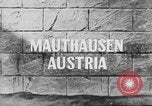 Standbild Konzentrationslagers Mauthausen Österreich, 1945, aus Sekunde 1 historischem Filmmaterial Videoclip 65675060581