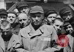 Standbild Konzentrationslagers Mauthausen Österreich, 1945, aus Sekunde 42 historischem Filmmaterial Videoclip 65675060581