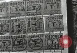 Image ration de contrefaçon de timbres United States USA, 1943, de la seconde 12 séquences d'archives historiques vidéo 65675060589