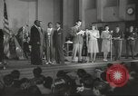 Standbild goldenen Hausschuhe Hollywood Los Angeles California USA, 1943, aus Sekunde 3 historischem Filmmaterial Videoclip 65675060594