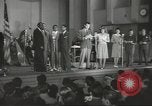 Standbild goldenen Hausschuhe Hollywood Los Angeles California USA, 1943, aus Sekunde 5 historischem Filmmaterial Videoclip 65675060594
