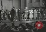 Standbild goldenen Hausschuhe Hollywood Los Angeles California USA, 1943, aus Sekunde 9 historischem Filmmaterial Videoclip 65675060594