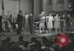 Standbild goldenen Hausschuhe Hollywood Los Angeles California USA, 1943, aus Sekunde 12 historischem Filmmaterial Videoclip 65675060594