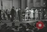 Standbild goldenen Hausschuhe Hollywood Los Angeles California USA, 1943, aus Sekunde 16 historischem Filmmaterial Videoclip 65675060594