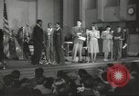 Standbild goldenen Hausschuhe Hollywood Los Angeles California USA, 1943, aus Sekunde 18 historischem Filmmaterial Videoclip 65675060594