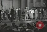 Standbild goldenen Hausschuhe Hollywood Los Angeles California USA, 1943, aus Sekunde 24 historischem Filmmaterial Videoclip 65675060594