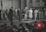 Standbild goldenen Hausschuhe Hollywood Los Angeles California USA, 1943, aus Sekunde 37 historischem Filmmaterial Videoclip 65675060594