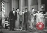 Standbild goldenen Hausschuhe Hollywood Los Angeles California USA, 1943, aus Sekunde 39 historischem Filmmaterial Videoclip 65675060594