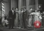 Standbild goldenen Hausschuhe Hollywood Los Angeles California USA, 1943, aus Sekunde 41 historischem Filmmaterial Videoclip 65675060594