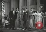 Standbild goldenen Hausschuhe Hollywood Los Angeles California USA, 1943, aus Sekunde 44 historischem Filmmaterial Videoclip 65675060594
