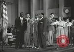 Standbild goldenen Hausschuhe Hollywood Los Angeles California USA, 1943, aus Sekunde 47 historischem Filmmaterial Videoclip 65675060594