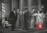 Standbild goldenen Hausschuhe Hollywood Los Angeles California USA, 1943, aus Sekunde 49 historischem Filmmaterial Videoclip 65675060594