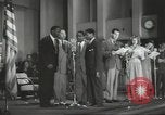 Standbild goldenen Hausschuhe Hollywood Los Angeles California USA, 1943, aus Sekunde 50 historischem Filmmaterial Videoclip 65675060594