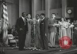 Standbild goldenen Hausschuhe Hollywood Los Angeles California USA, 1943, aus Sekunde 53 historischem Filmmaterial Videoclip 65675060594