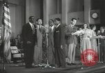 Standbild goldenen Hausschuhe Hollywood Los Angeles California USA, 1943, aus Sekunde 59 historischem Filmmaterial Videoclip 65675060594