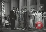 Standbild goldenen Hausschuhe Hollywood Los Angeles California USA, 1943, aus Sekunde 60 historischem Filmmaterial Videoclip 65675060594