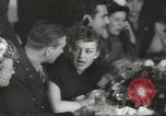 Immagine di L'attrice Anne Shirley Los Angeles California USA, 1943, secondo 42 filmato di repertorio 65675060610