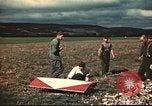 Immagine di Noi aviatori scampato Swiss internamento Annecy Francia, 1944, secondo 18 filmato di repertorio 65675060611