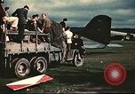 Immagine di Noi aviatori scampato Swiss internamento Annecy Francia, 1944, secondo 32 filmato di repertorio 65675060611