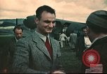 Immagine di Noi volantini fuggiti da internamento in Svizzera Annecy Francia, 1944, secondo 44 filmato di repertorio 65675060612