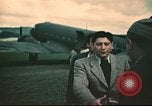 Immagine di Noi volantini fuggiti da internamento in Svizzera Annecy Francia, 1944, secondo 48 filmato di repertorio 65675060612