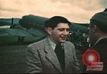 Immagine di Noi volantini fuggiti da internamento in Svizzera Annecy Francia, 1944, secondo 49 filmato di repertorio 65675060612