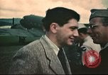 Immagine di Noi volantini fuggiti da internamento in Svizzera Annecy Francia, 1944, secondo 50 filmato di repertorio 65675060612