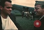Immagine di Noi volantini fuggiti da internamento in Svizzera Annecy Francia, 1944, secondo 52 filmato di repertorio 65675060612