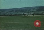 Standbild Allied Flyer entkam aus Haft in der Schweiz Annecy Frankreich, 1944, aus Sekunde 53 historischem Filmmaterial Videoclip 65675060614